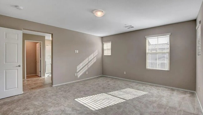 Building Photo - 37 Alamere Falls Dr