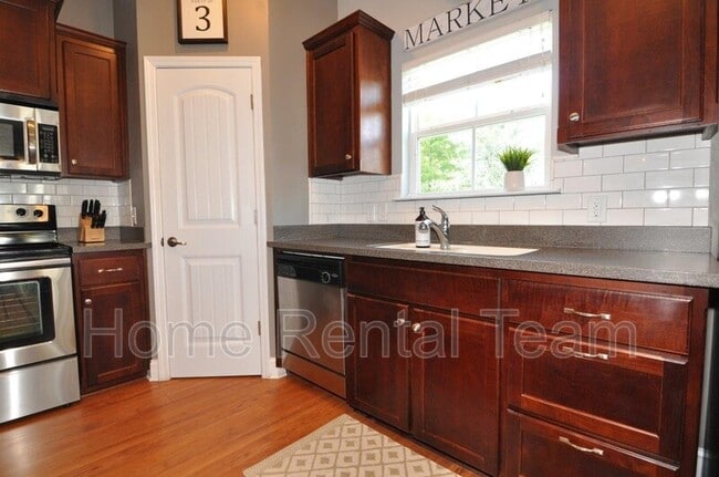 Building Photo - 156 Cottonham Ct