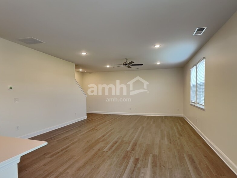 Building Photo - 3512 Lincoln Hts Ln