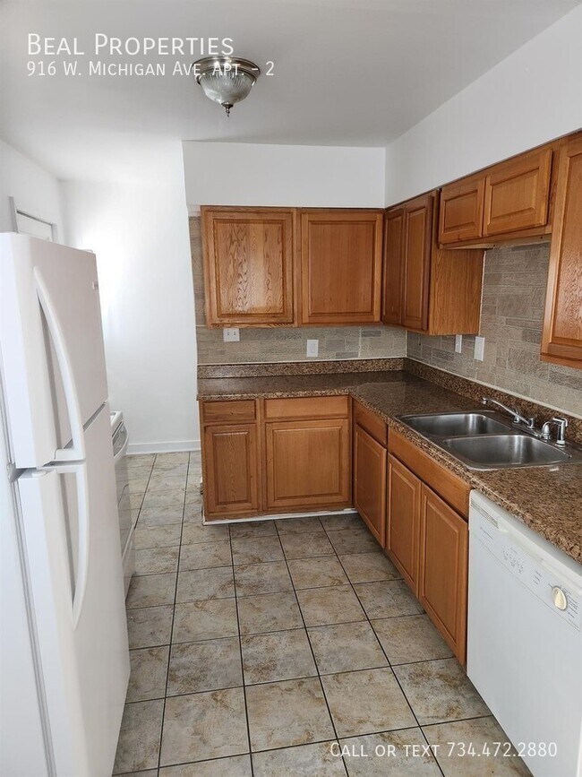 Building Photo - 916 W Michigan Ave