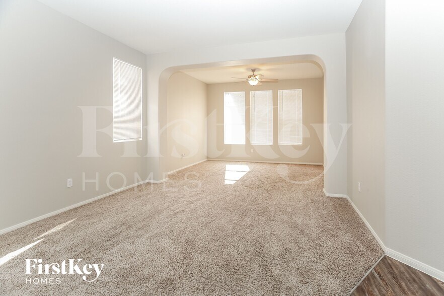 Building Photo - 8049 Rock Port Cir