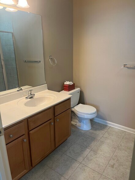 Building Photo - 1225 Blakeway St