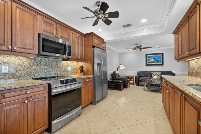 Building Photo - 728 Waterway Dr