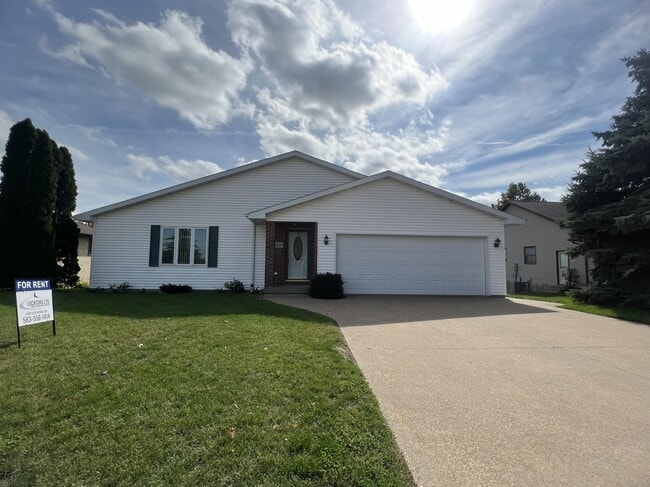 Primary Photo - 312 E Main St