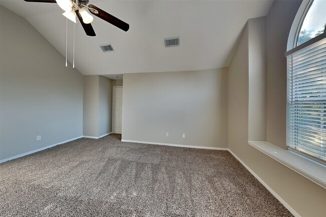 Building Photo - 15142 Red Cedar Cove Ln