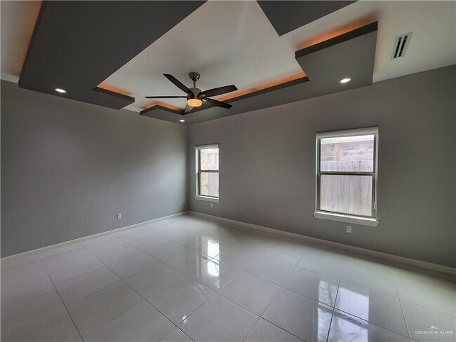 Building Photo - 1367 Garden Dr