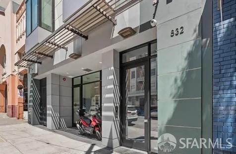 Building Photo - 832 Sutter St