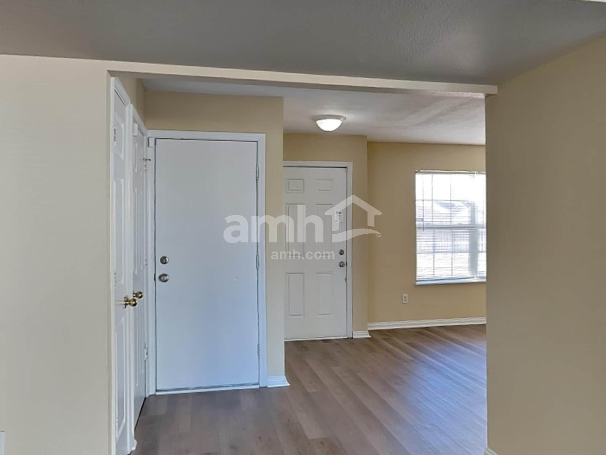 Building Photo - 11534 planewood Ct