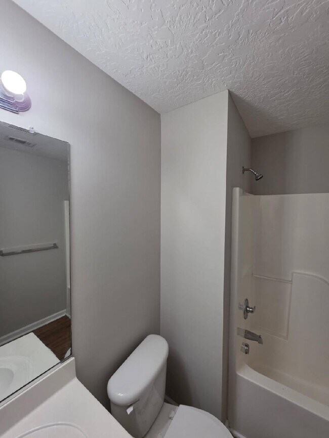 Building Photo - 408 New Haven Ct