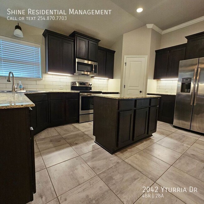 Building Photo - 2042 Yturria Dr