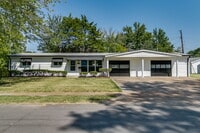 Building Photo - Charming & Modern 3 Bed / 1 Bath Home in Florissant