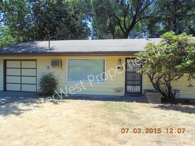 Building Photo - 3 Bedroom Ranch Style on Cul De Saq with Fenced Yard, Wood Stove & Garage!