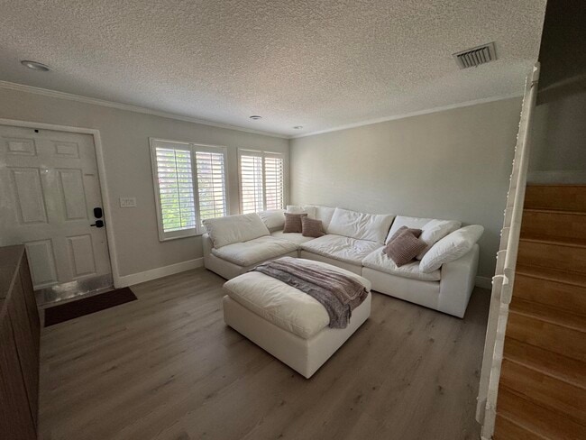 Building Photo - 11131 SW 17th Manor