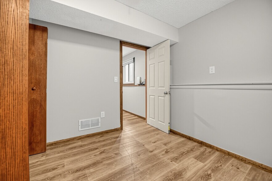 Building Photo - 7351 Berkshire Way