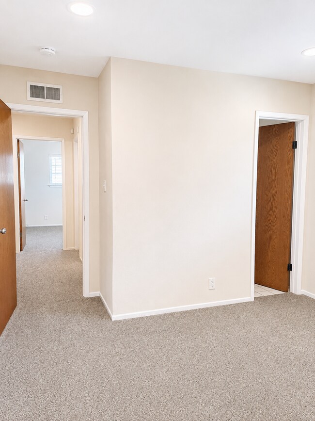 Building Photo - Lovely 3 bedroom 2 bathroom home in San Jose. Available for rent Now!