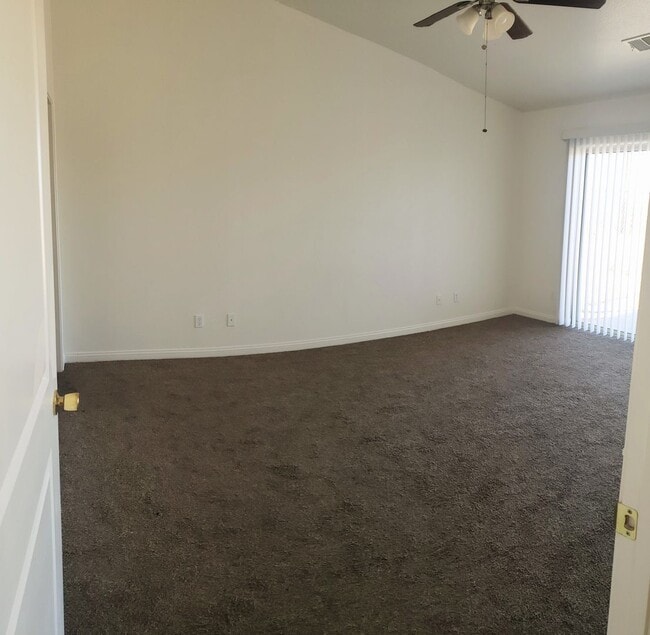 Building Photo - COMING SOON 4 bed 2 bath home in Upper Friendly Hills Area