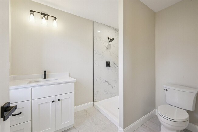 Building Photo - 108 Stowe St