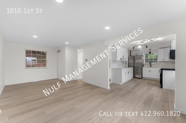 Building Photo - 1010 1st St