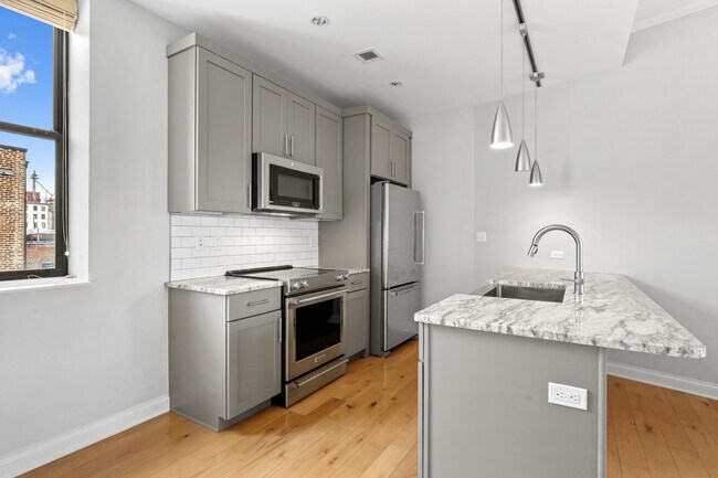 Building Photo - 115 Willow Ave