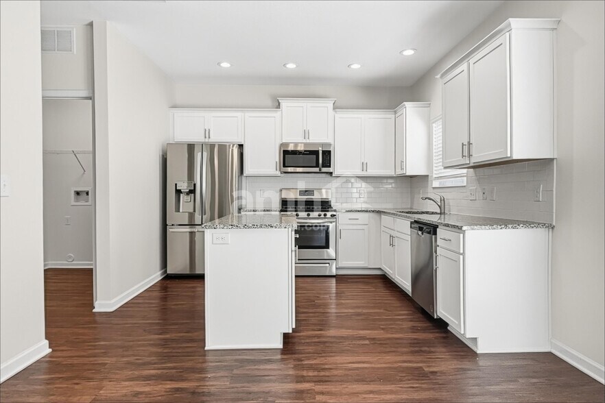 Building Photo - 4853 Billingsgate Ln