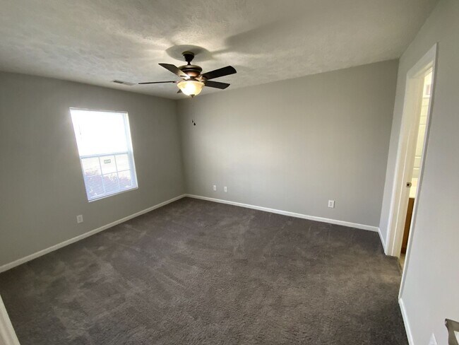 Building Photo - Great rental home near MTSU!