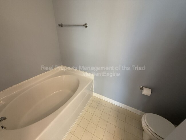 Building Photo - 5810 Battery Dr