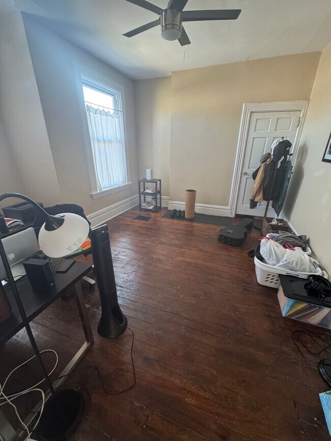 Building Photo - 5498 Hays Street