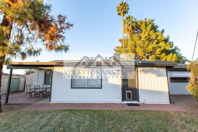 Building Photo - 111 E Manhatton Dr