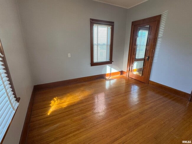 Building Photo - 2246 Bellevue Ave