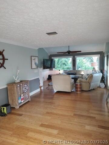 Building Photo - 765 SW Rustic Cir