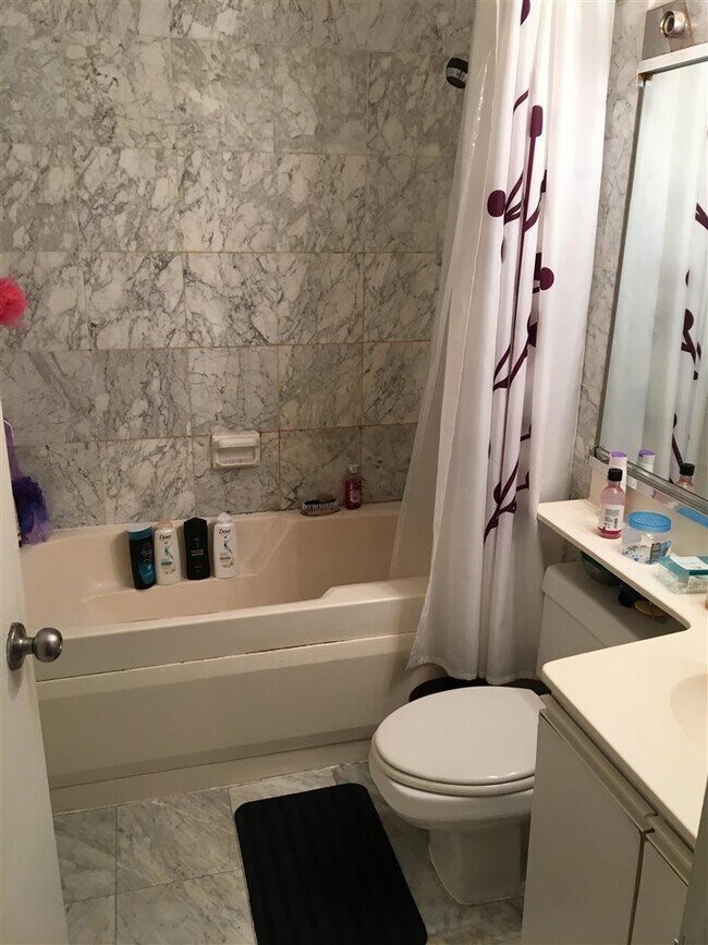 Building Photo - 45 River Dr