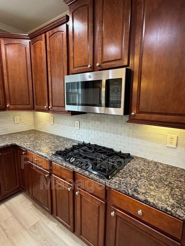 Building Photo - 917 Wallace Falls Dr