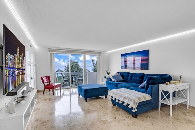 Building Photo - 9195 Collins Ave