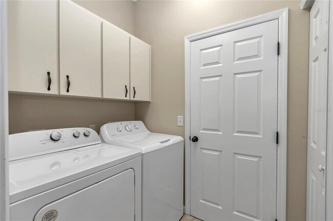 Building Photo - 2022 NW 58th Ct