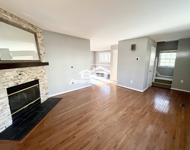 Building Photo - 6466 Woodland Forest Dr