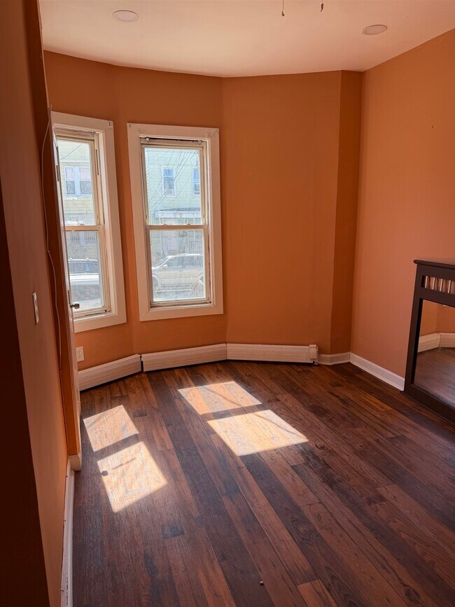 Building Photo - 170 Boyd Ave