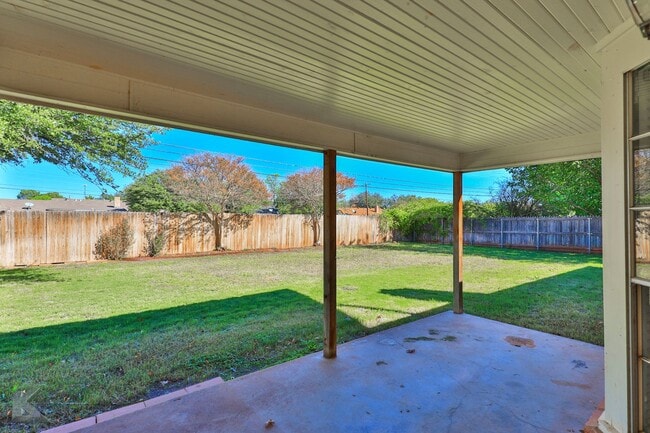 Building Photo - Complete RENOVATION only a few years ago!  Large bedrooms!