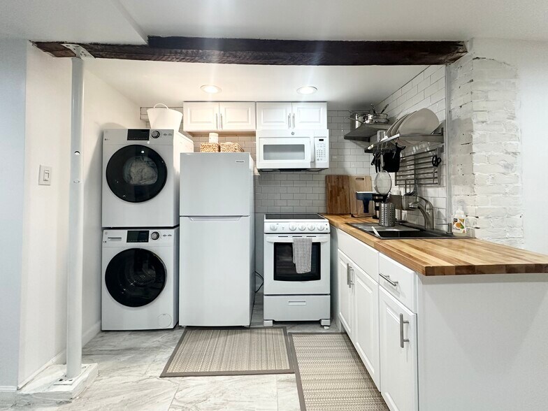 Building Photo - 44 Woodbine St