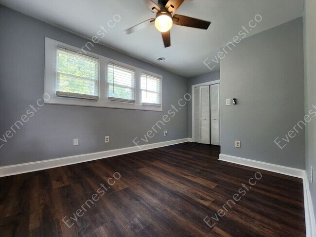 Building Photo - 41 Delta Pl NE