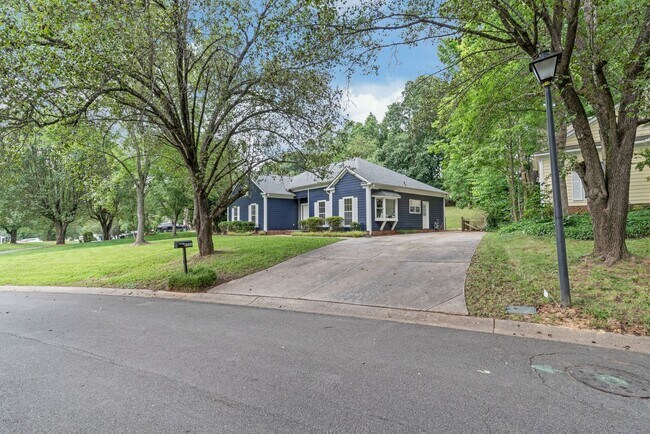Building Photo - Beautifully Remodeled 4BR Ranch in Matthews