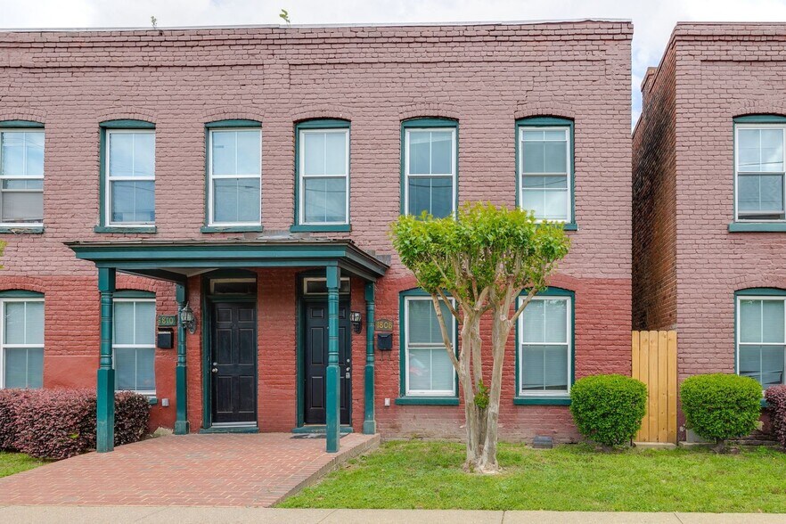 Primary Photo - 1826 Parkwood Ave