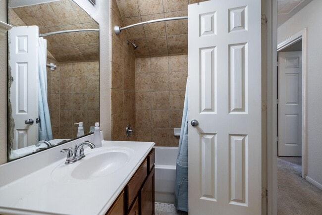 Building Photo - 3210 Clearview Cir