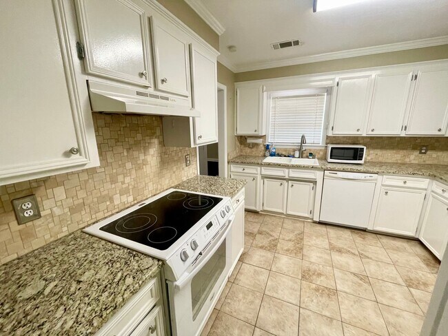 Building Photo - 503 Brookstone Dr