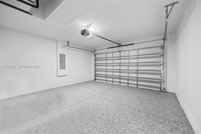 Building Photo - 1923 Sunniland Blvd