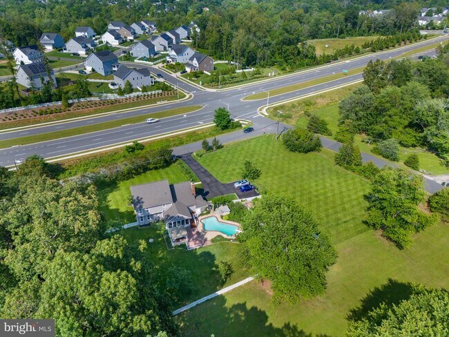 Building Photo - 7020 Venus Ct