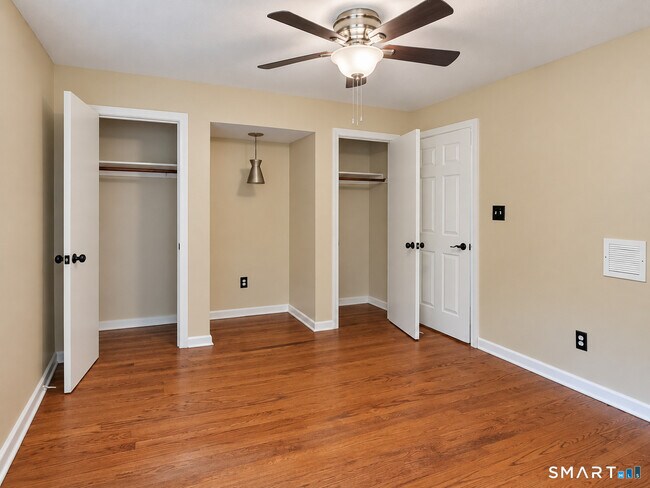 Building Photo - 54 Halsey Dr
