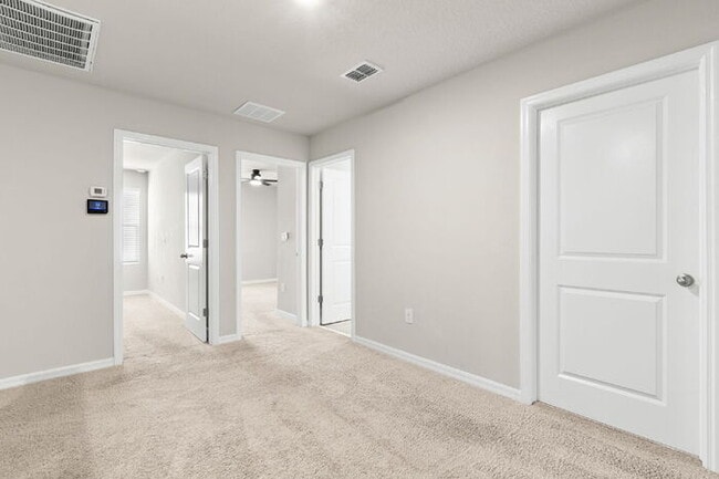 Building Photo - Town Home For Rent in Brandon with TONS OF UPGRADES!