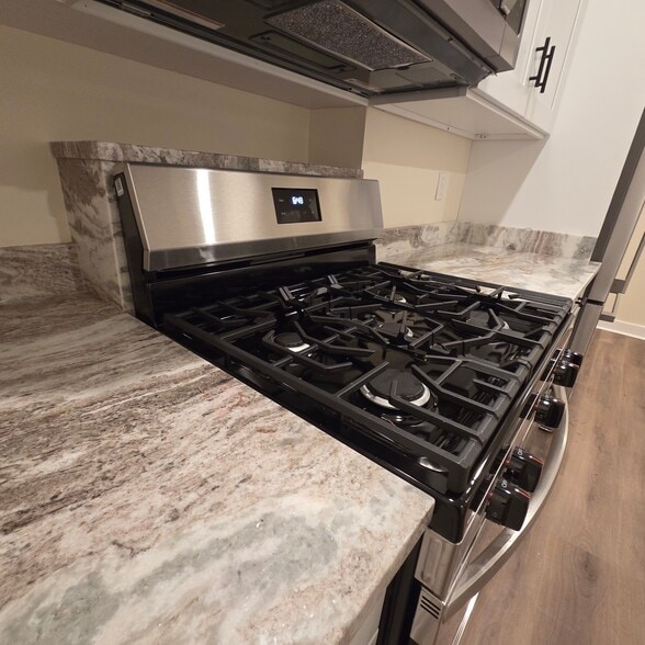 New range and granite tops - 2503 North Ave