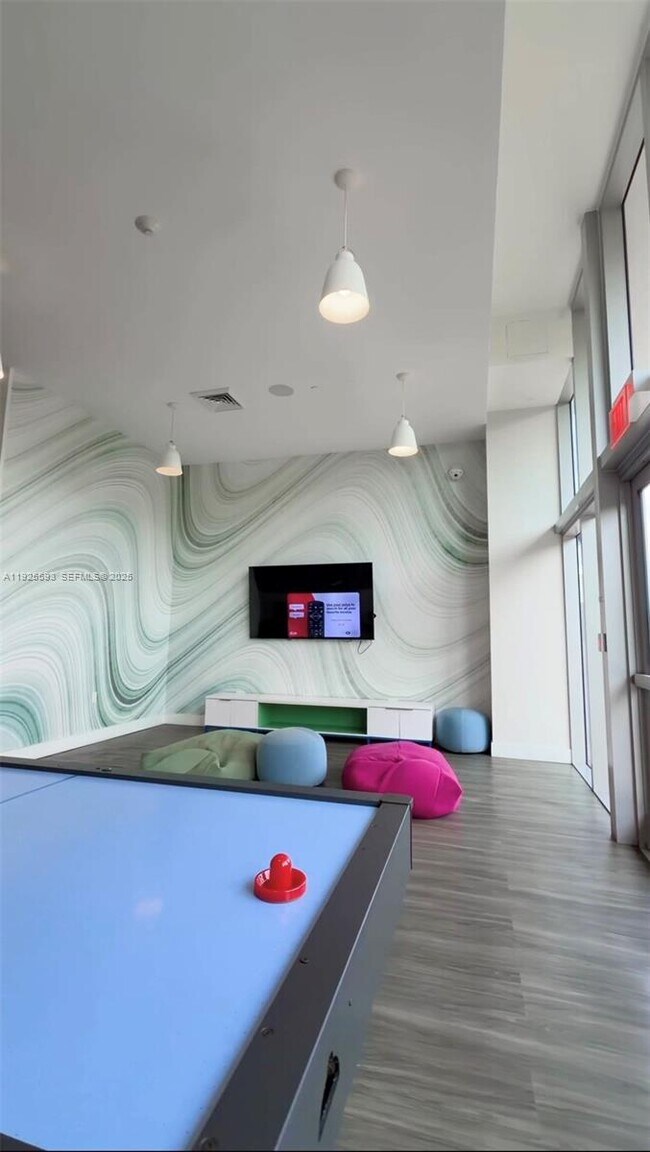 Building Photo - 16385 Biscayne Blvd