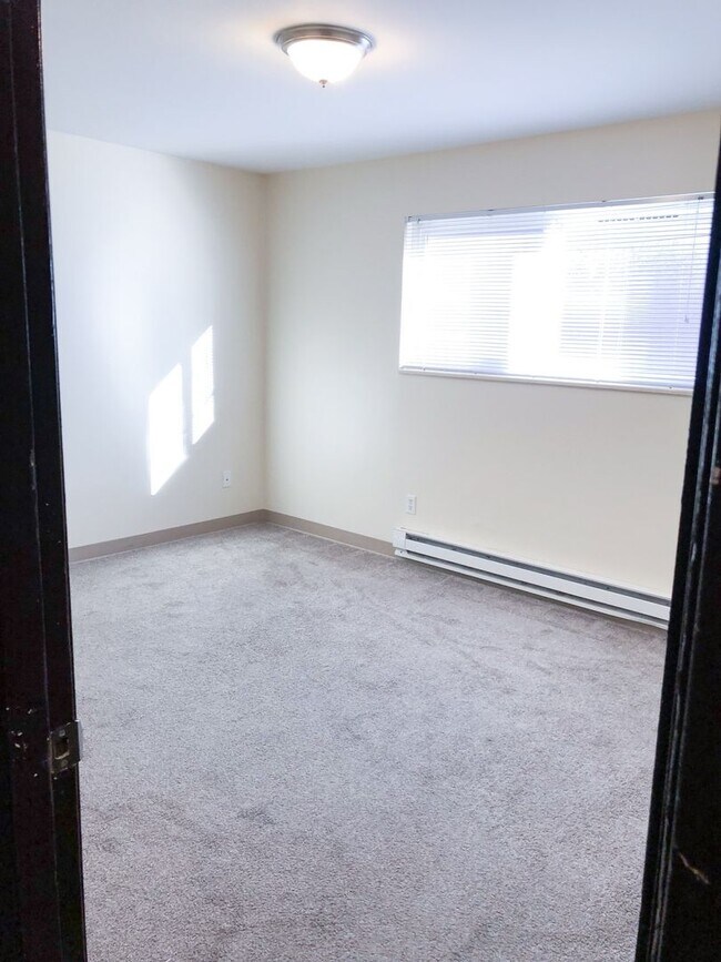 Building Photo - Hill Town Apartments: Spacious Two Bedroom...